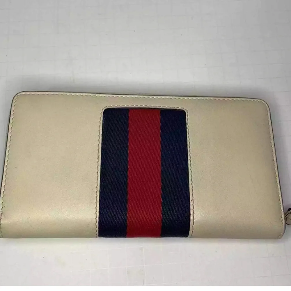 Authentic GUCCI Sylvie cream leather and stripe gold buckle wallet - Picture 4 of 16